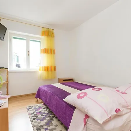 Apartament Varos
