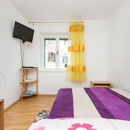 Apartment Varos *