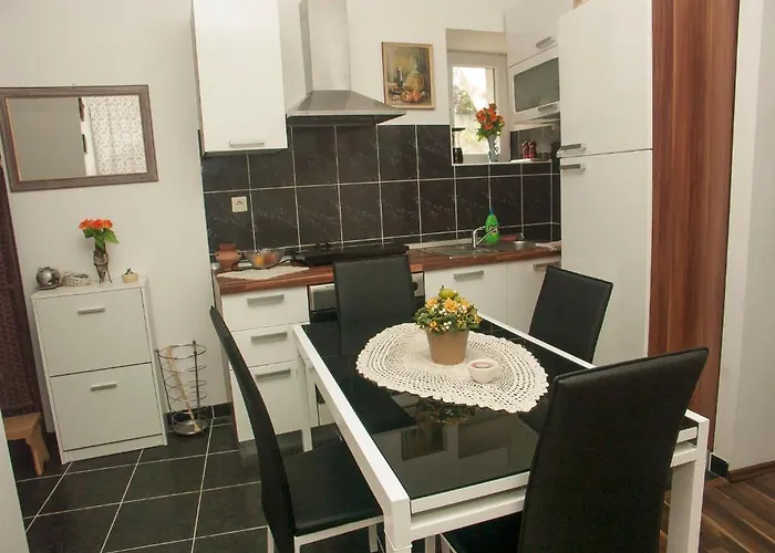 Apartament Varos