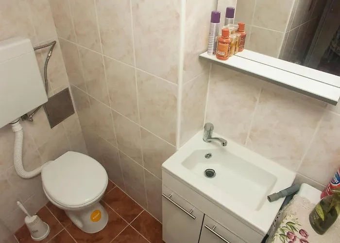 Apartament Varos *